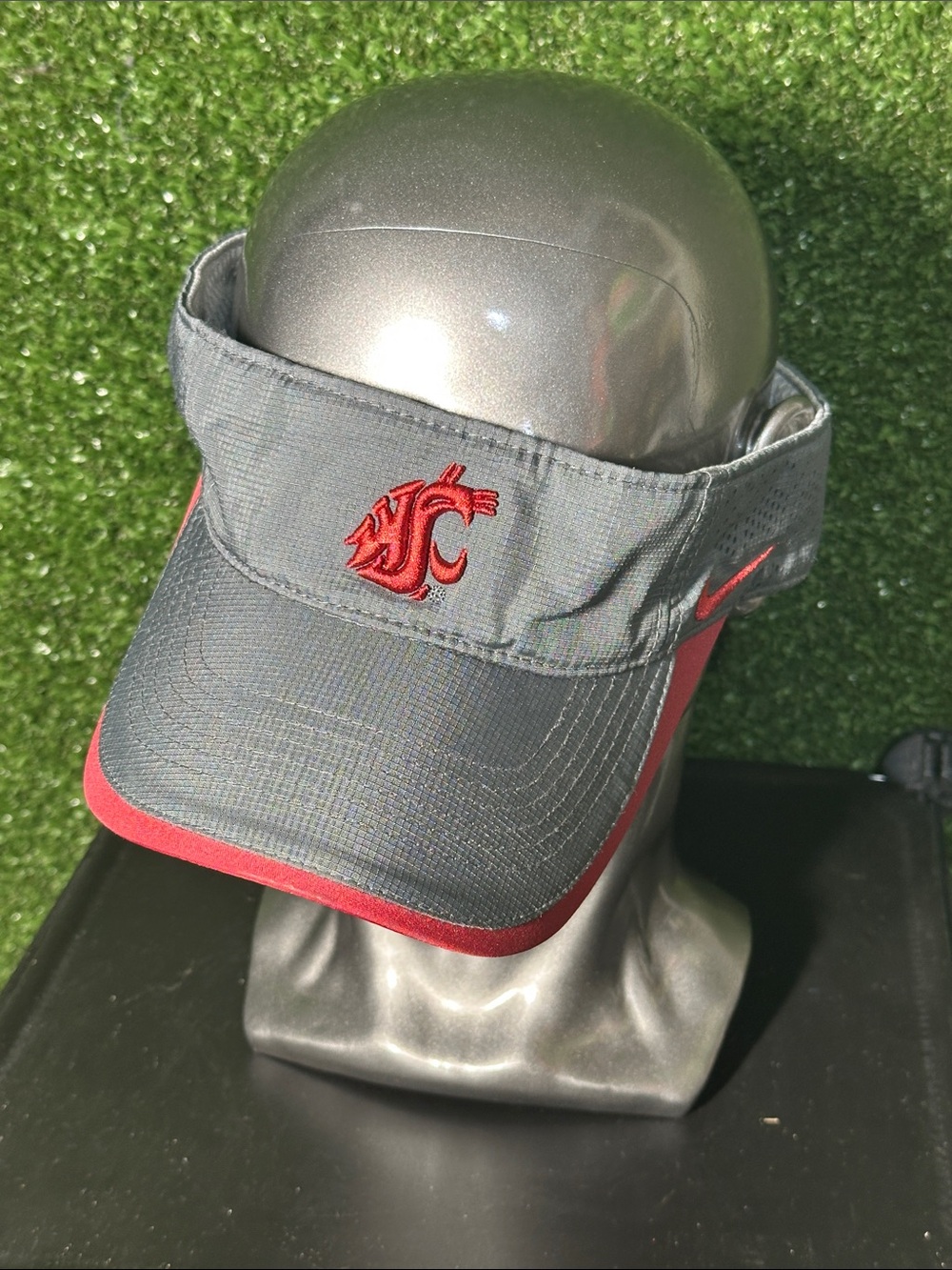 Nike Men’s Gray and Crimson Washington State Visor